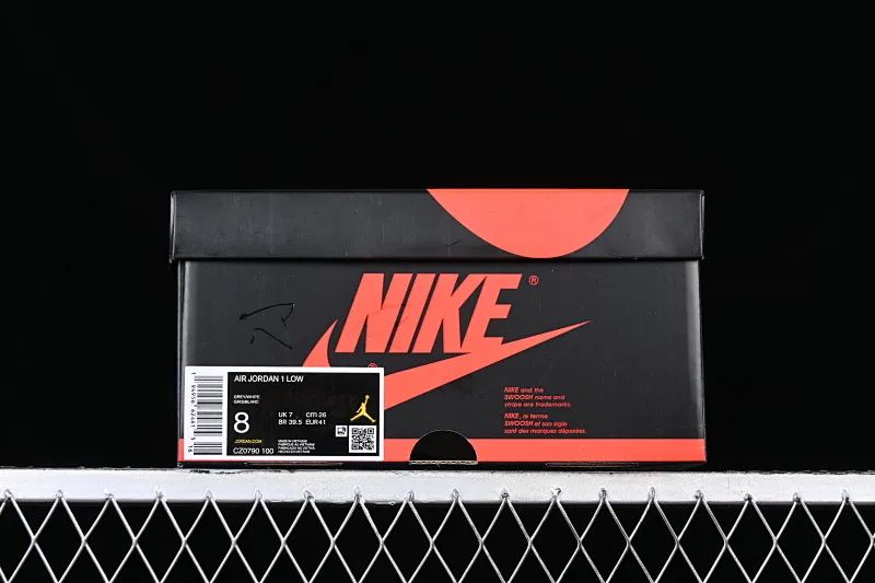 All categories Air Jordan Jordan series basketball shoes Air Jordan 1 Low Z version Air Jordan 1 Low OG "Shattered Backboard" AJ1 Joe 1 customized version white buckle shredded low-top basketball shoes CZ0790-100